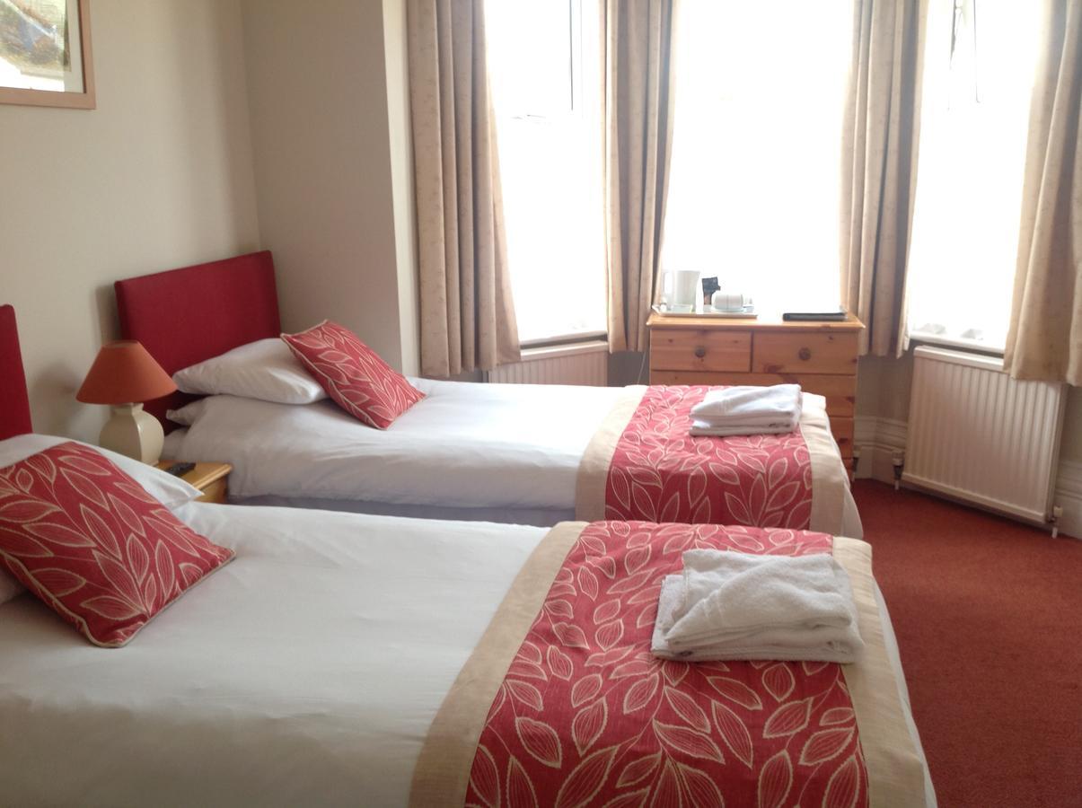 By The Sea Bed And Breakfast Eastbourne Eksteriør bilde