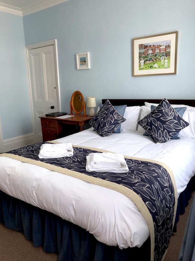 By The Sea Bed And Breakfast Eastbourne Eksteriør bilde