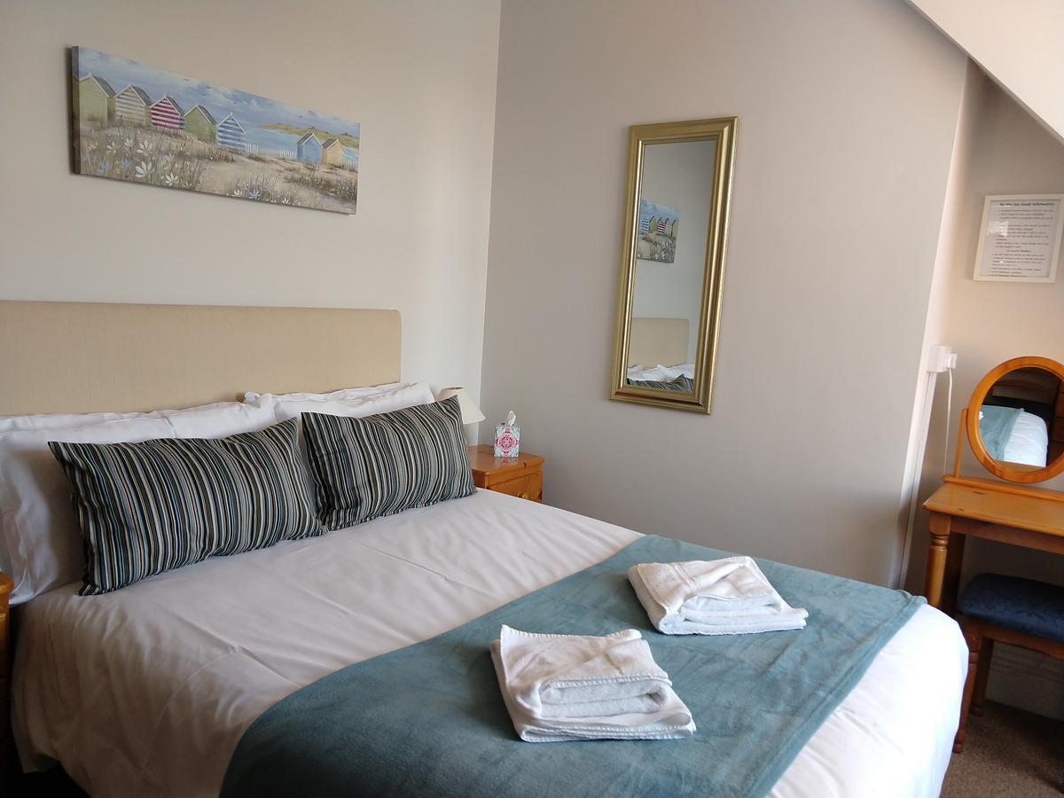 By The Sea Bed And Breakfast Eastbourne Eksteriør bilde