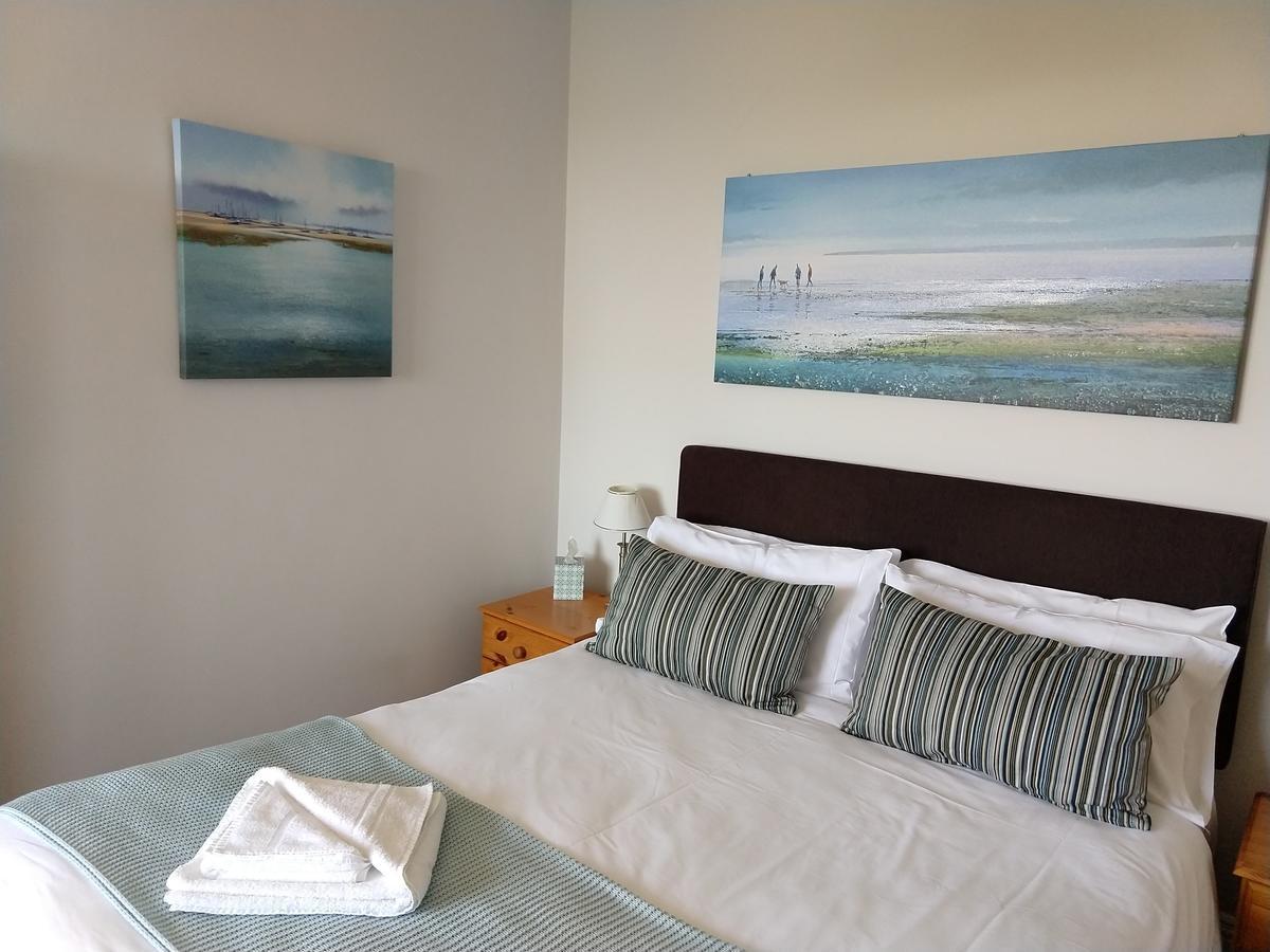 By The Sea Bed And Breakfast Eastbourne Eksteriør bilde