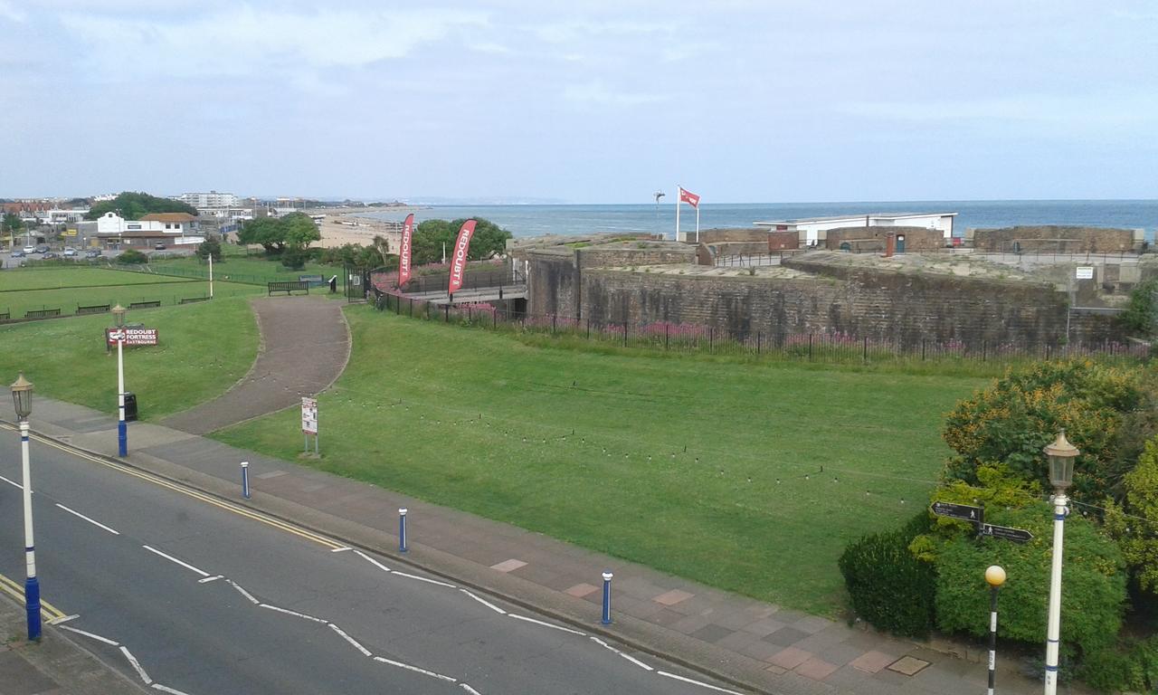 By The Sea Bed And Breakfast Eastbourne Eksteriør bilde
