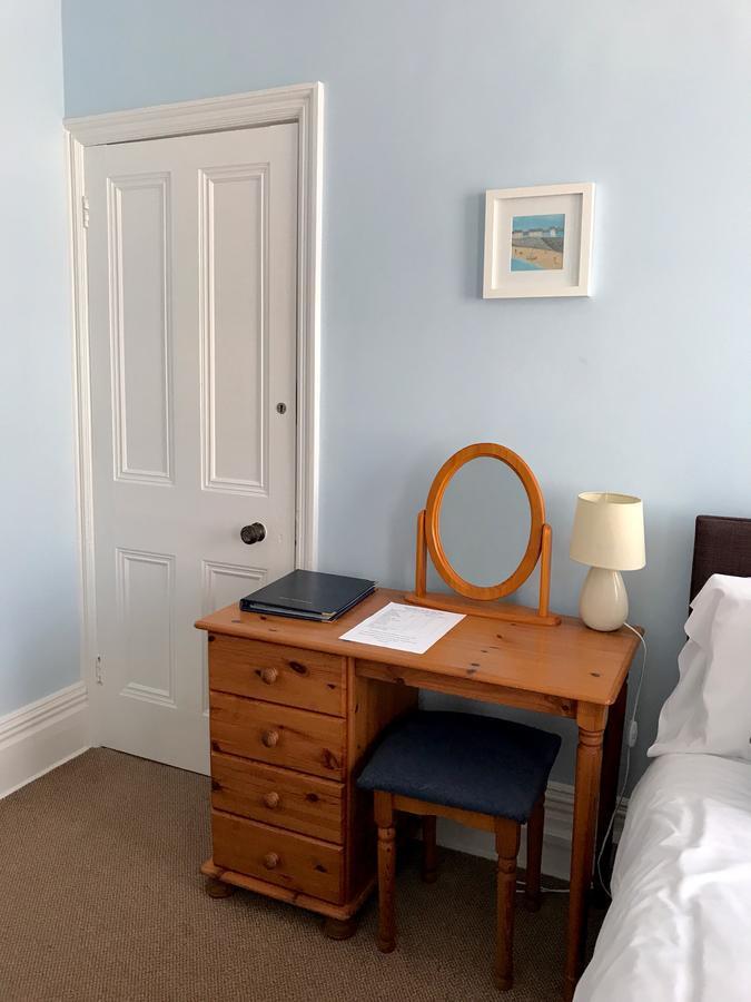 By The Sea Bed And Breakfast Eastbourne Eksteriør bilde