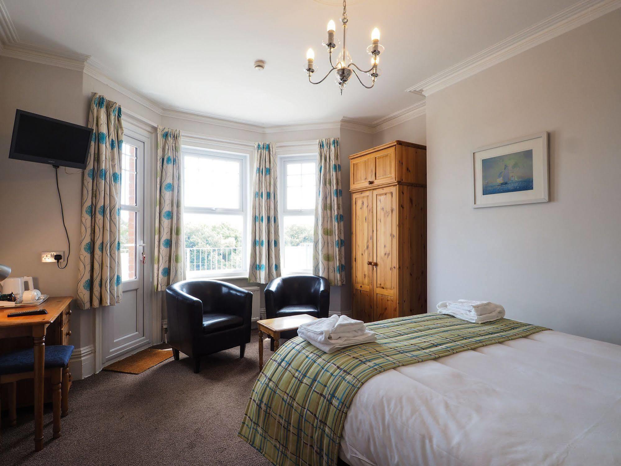 By The Sea Bed And Breakfast Eastbourne Eksteriør bilde
