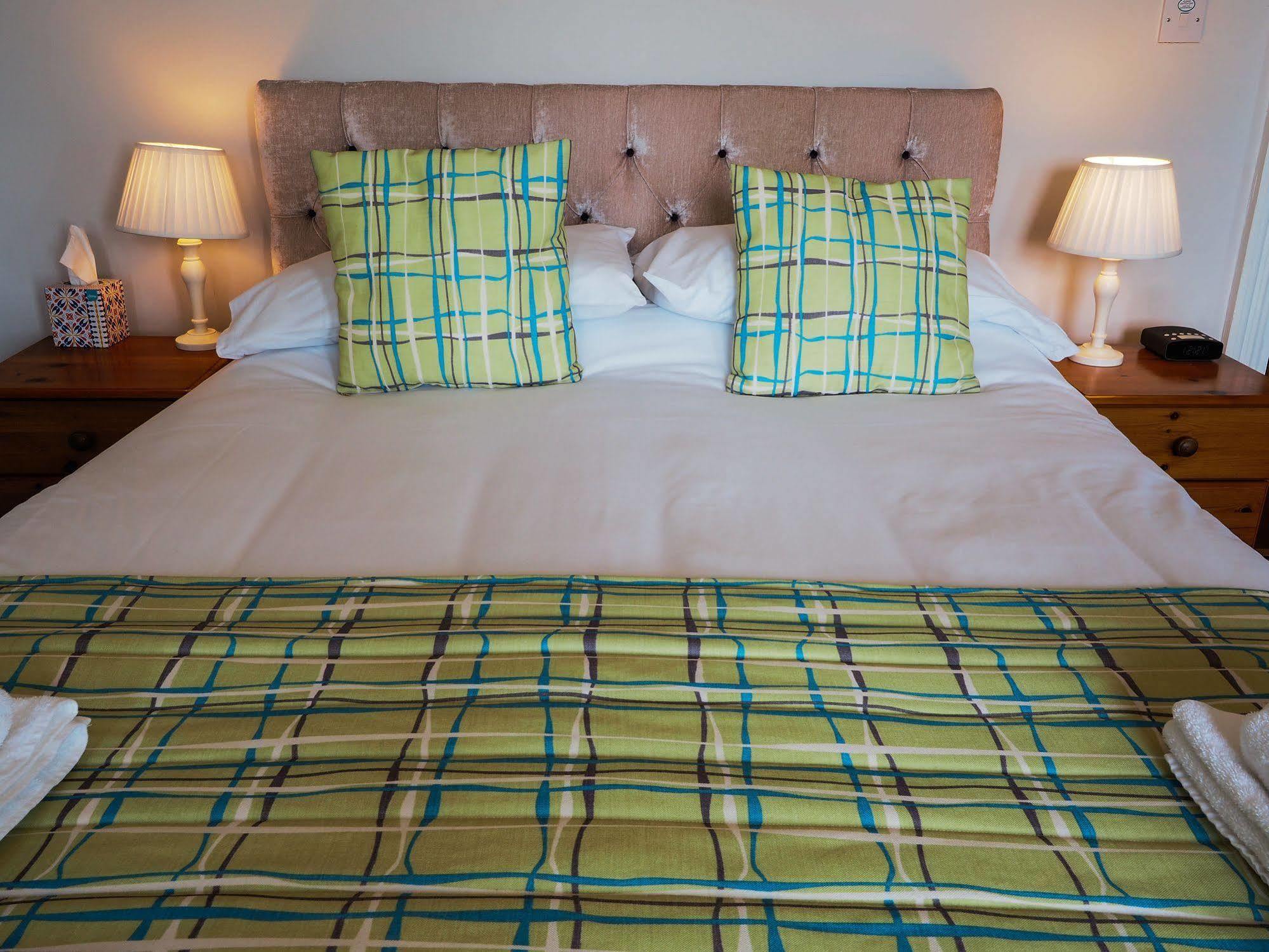 By The Sea Bed And Breakfast Eastbourne Eksteriør bilde