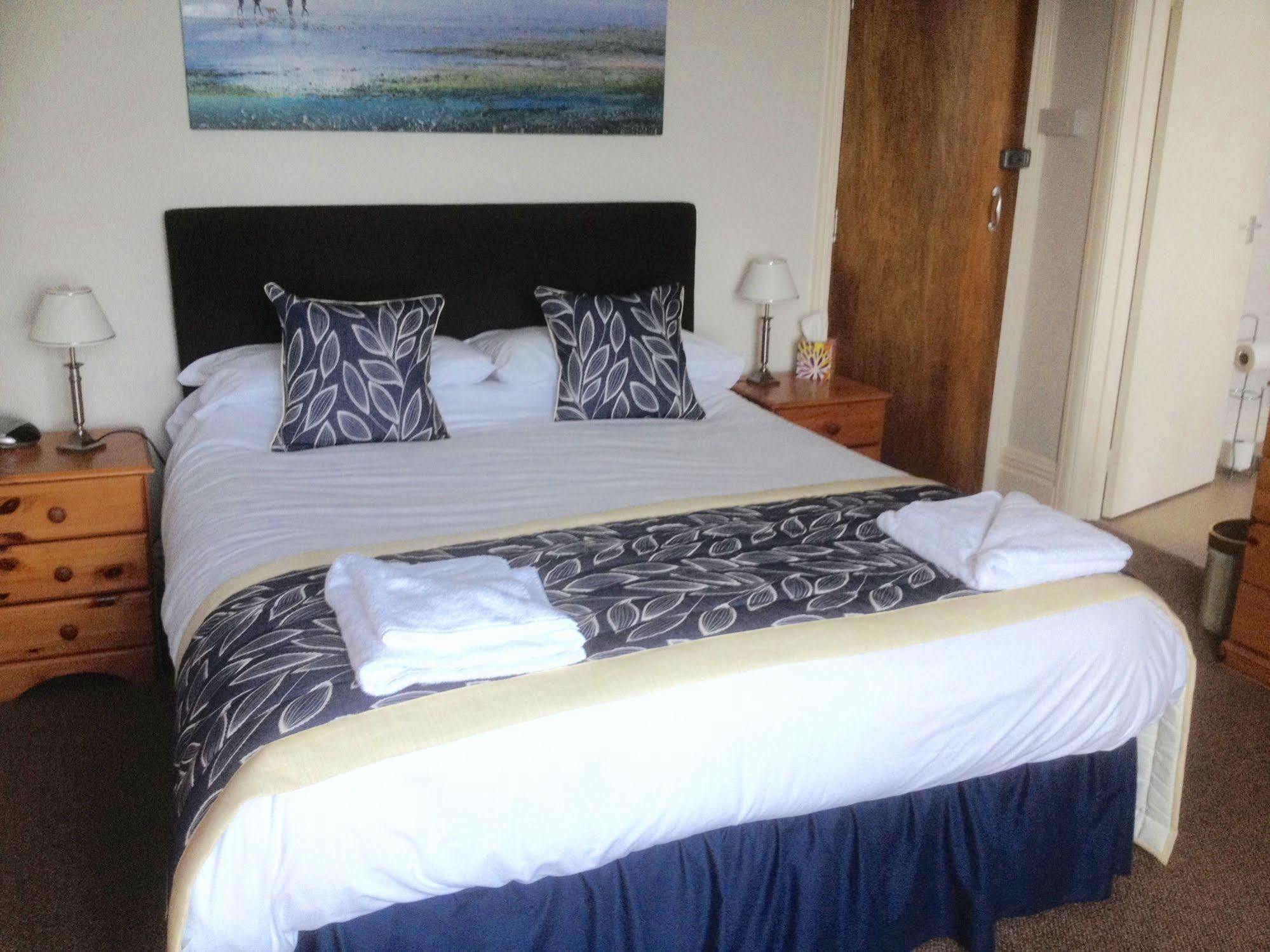 By The Sea Bed And Breakfast Eastbourne Eksteriør bilde