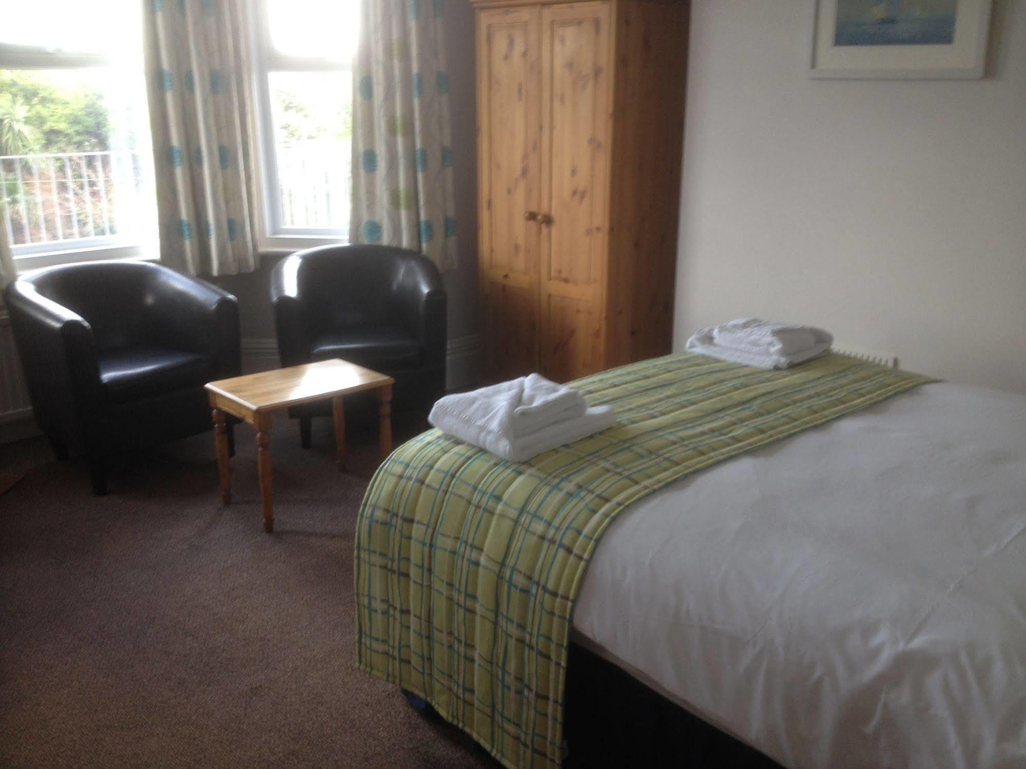 By The Sea Bed And Breakfast Eastbourne Eksteriør bilde