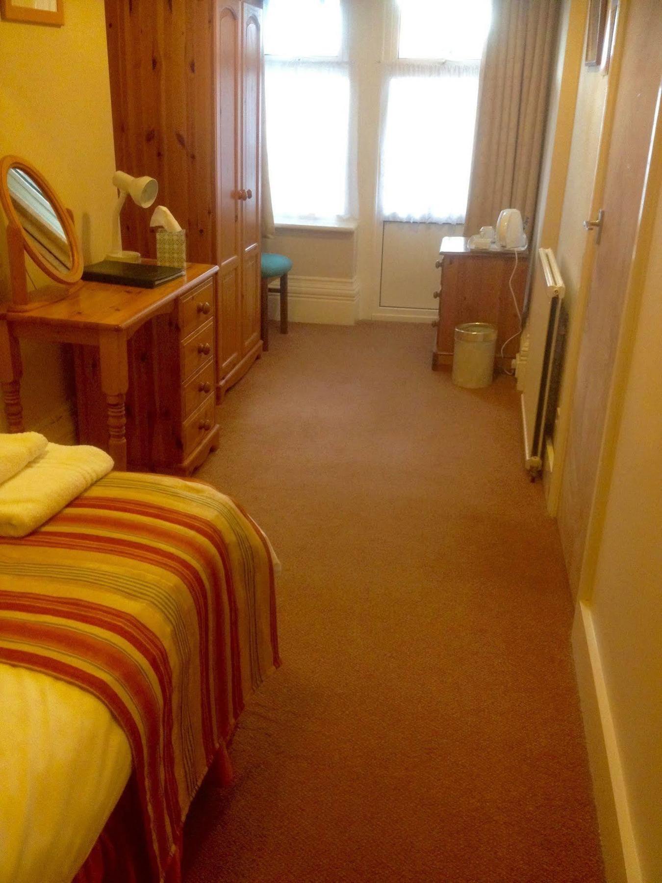 By The Sea Bed And Breakfast Eastbourne Eksteriør bilde